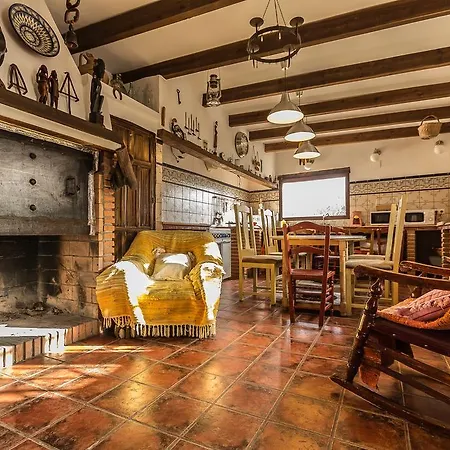 Cortijo Bustamante Kır Evi *
